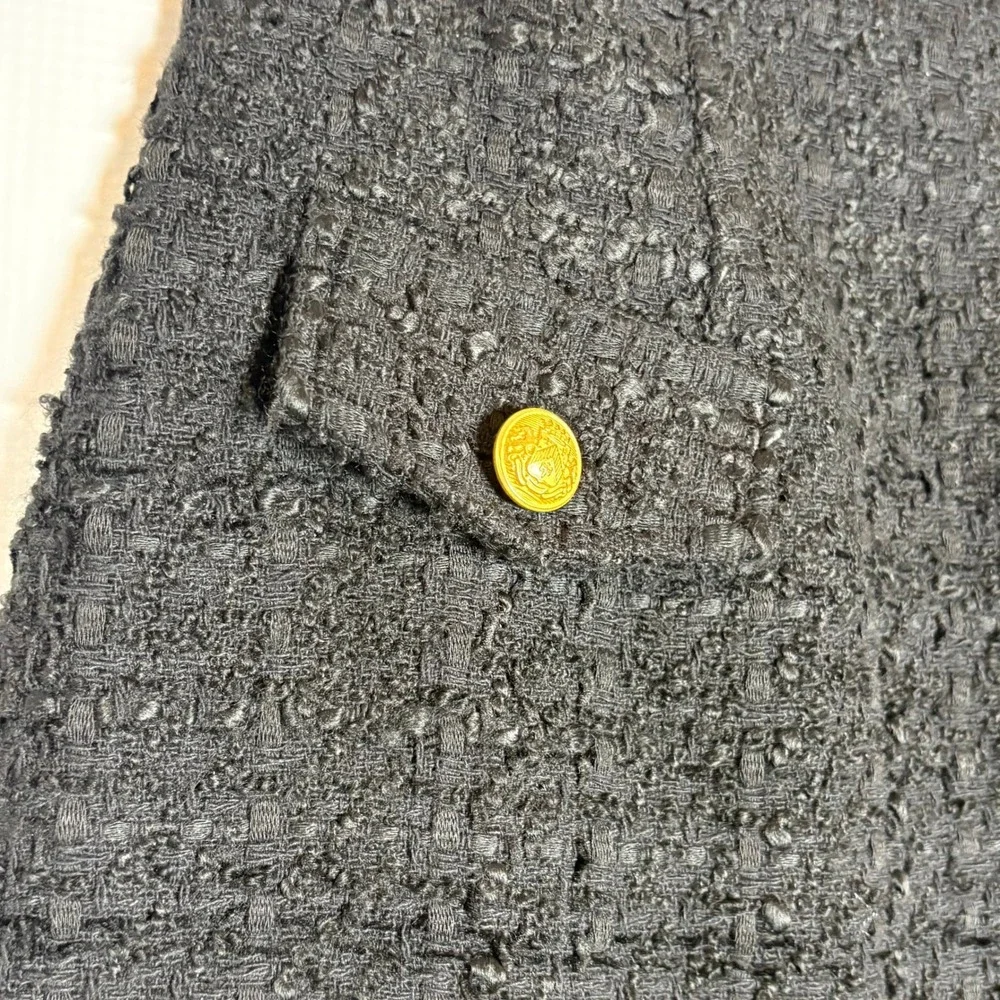 Express Black Tweed Mini Skirt Gold Button Frayed Hem Size 0 Textured Boucle - Picture 2 of 7